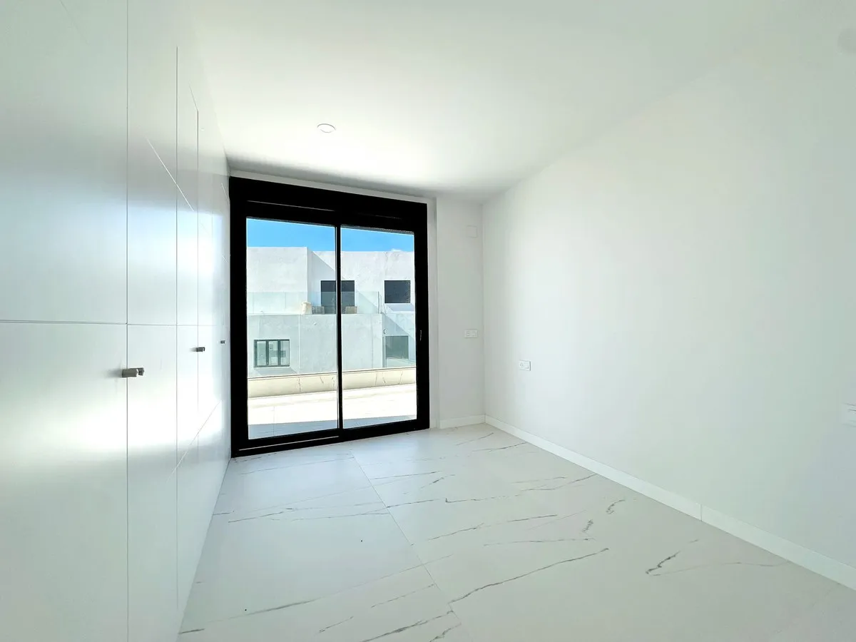 9328f927-0893-4080-8011-ea006c8beb3b