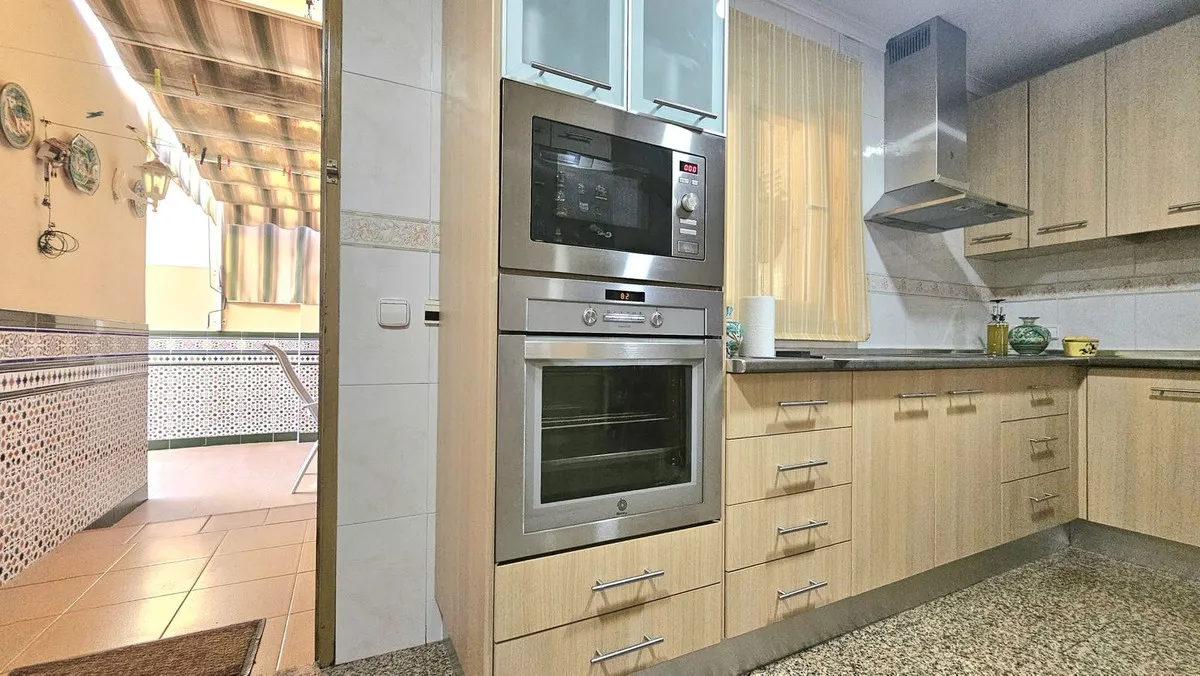 51fa12a2-3c5b-429d-bd6e-1e6639ec5298