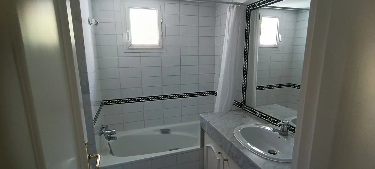 4fda96f9-e1f3-4880-a6d4-93e05b723fd2