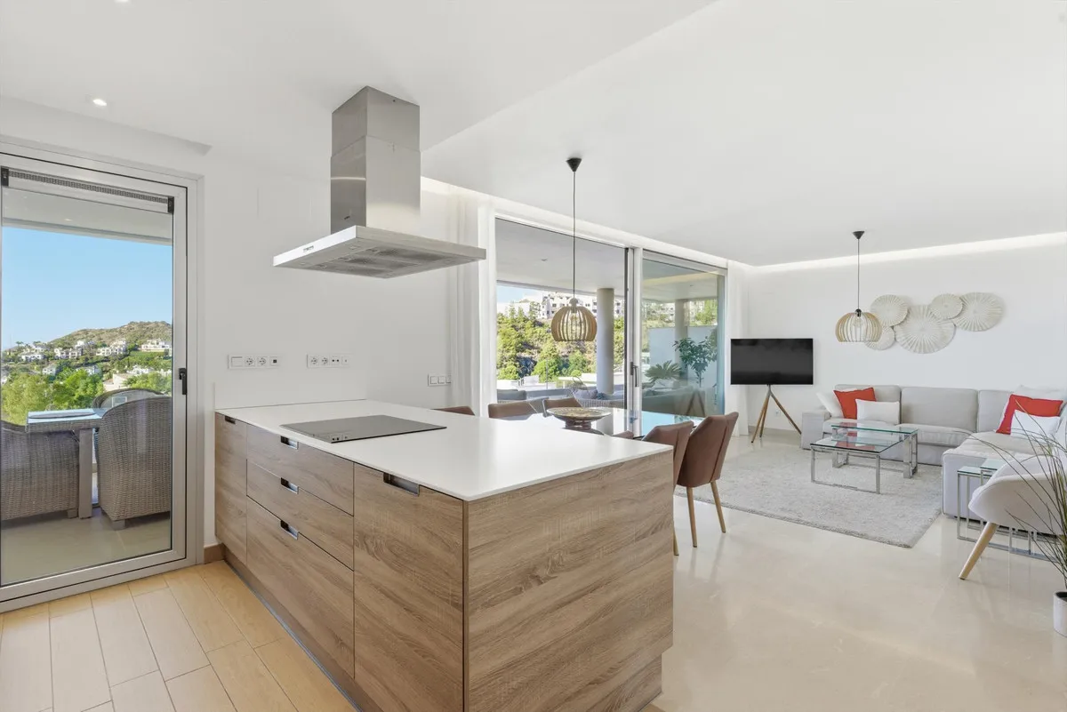 a0d7fca9-745f-40da-8a7e-8af3dd56e8f7