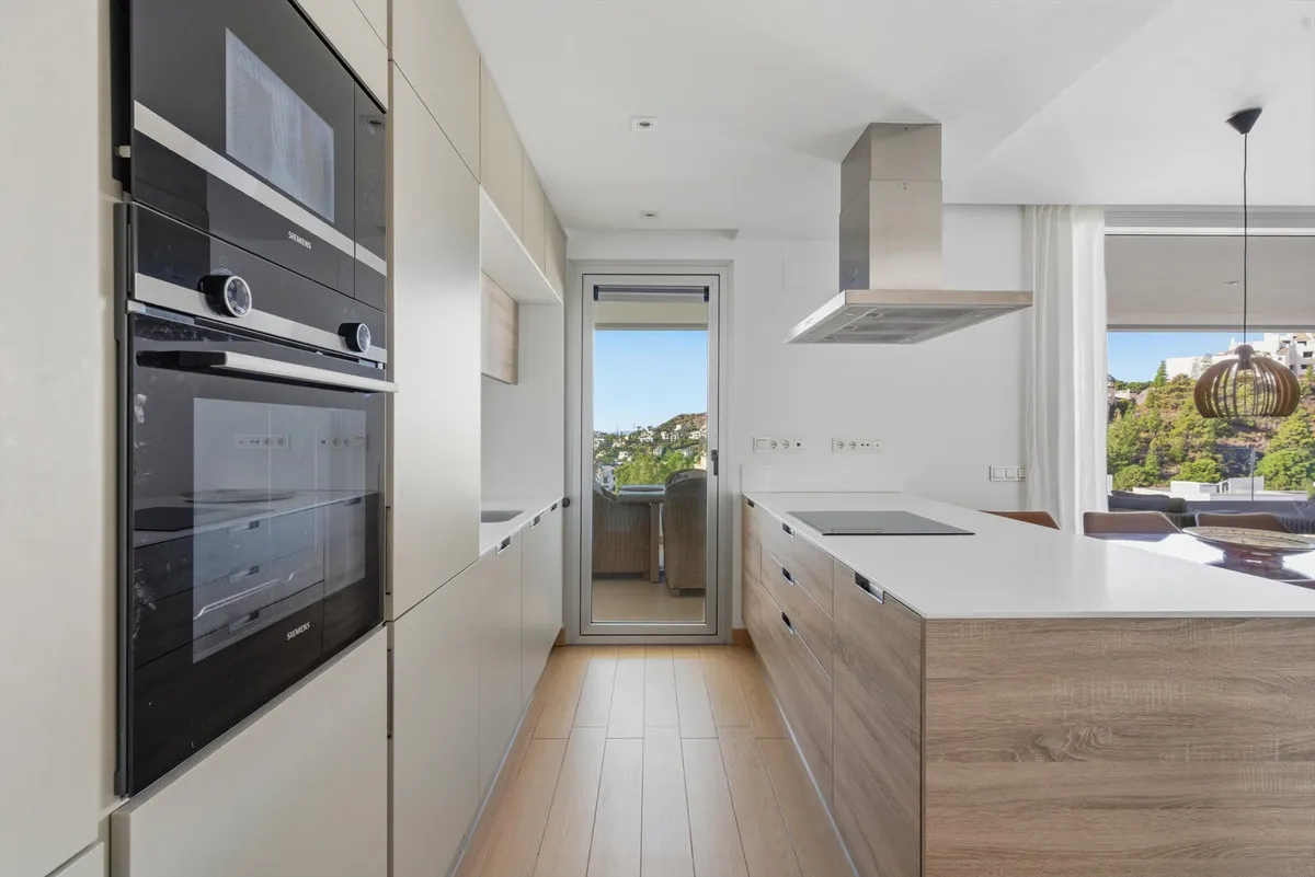 e366d5b1-1b51-481f-94f0-0fe9c4f4f903