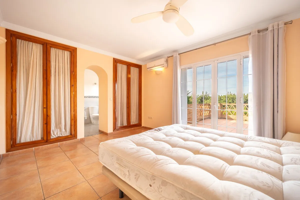 3e594e3c-45f6-4df7-8697-12dac276846e