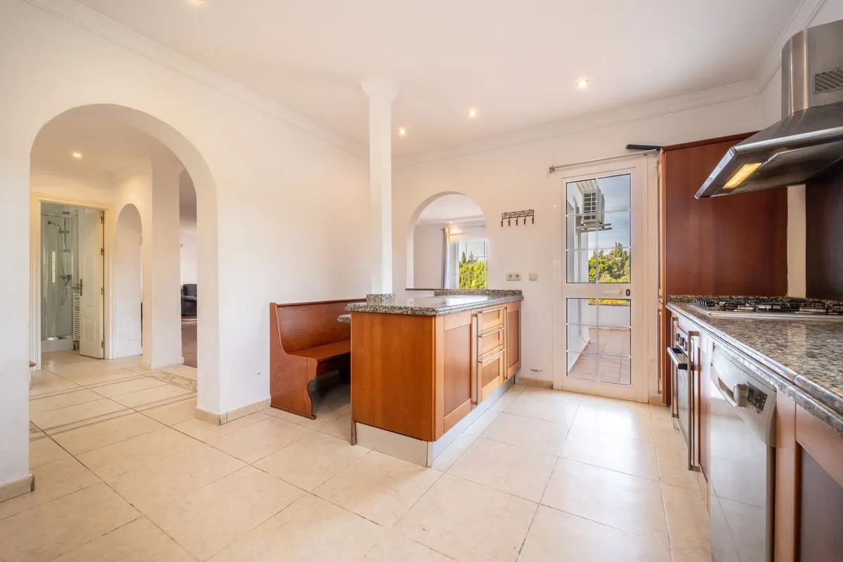 bfa5f775-b45a-4dd4-9933-ca7fa7318f3c