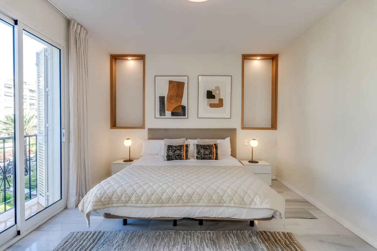 00c2f5a5-4ba1-459d-82db-a161d78ea12d