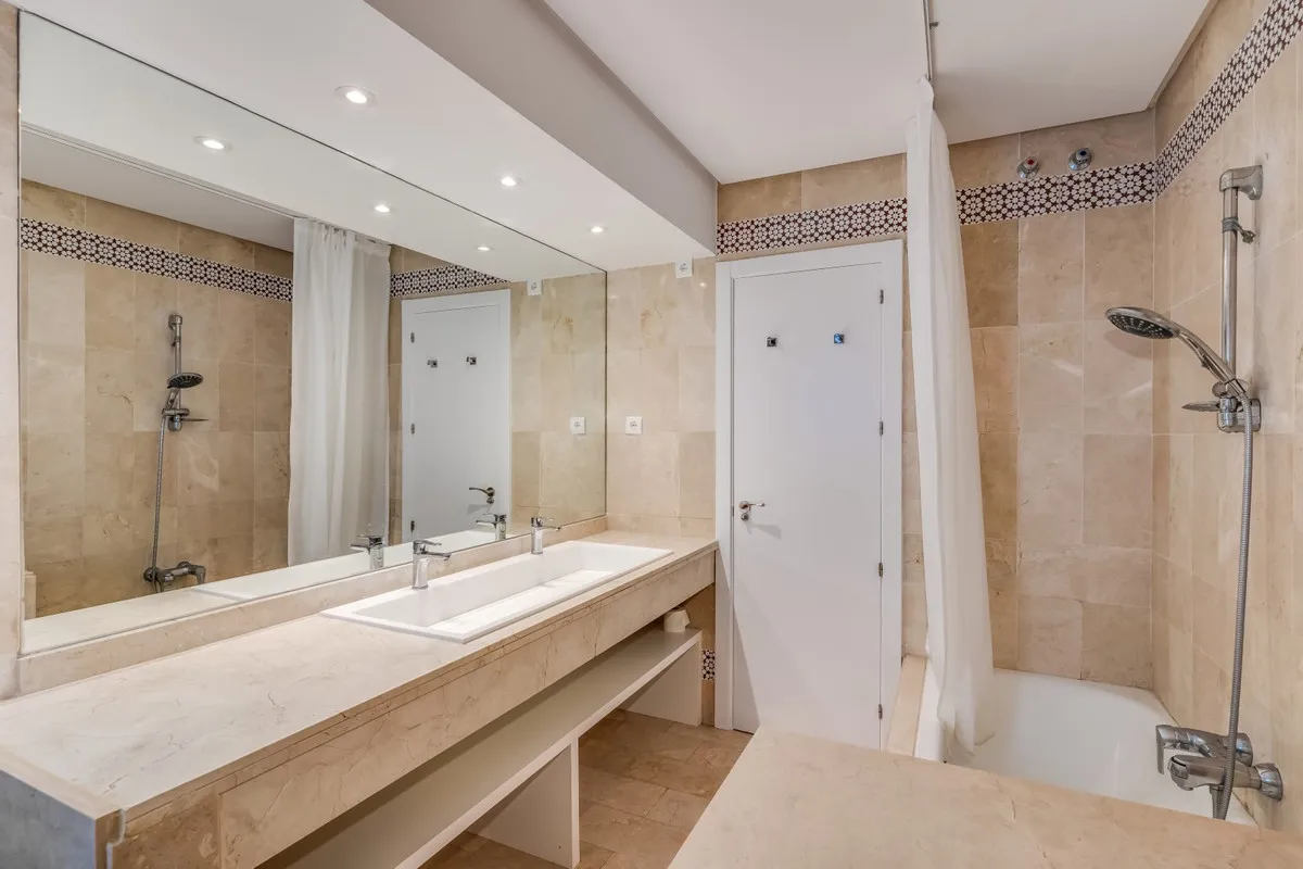 11862b70-ded1-43a8-bba8-51c623e5a6cc