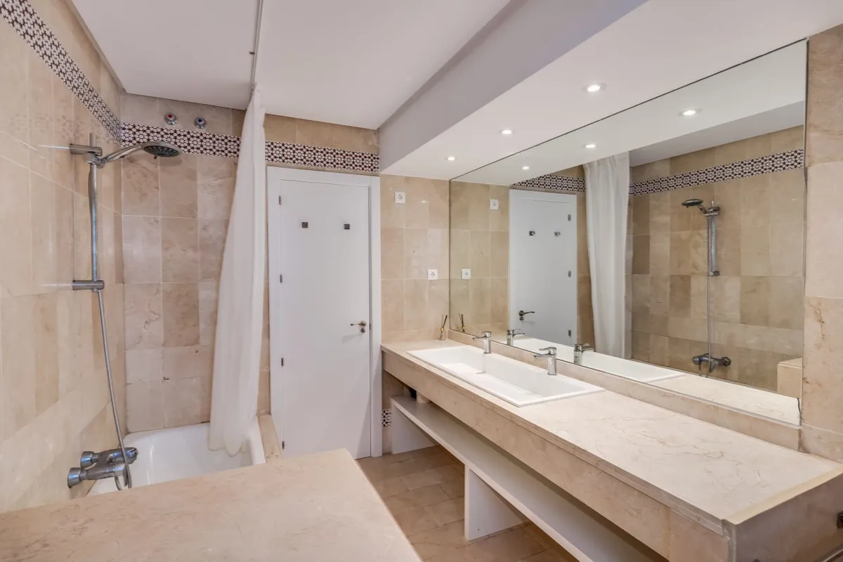 e12067d5-2f6b-48c2-9dbf-bd6608c78079