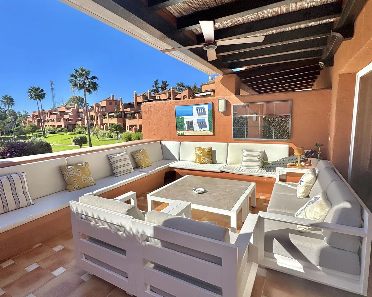 4ff4e4ae-a14b-46e8-b3c5-d116494990e3