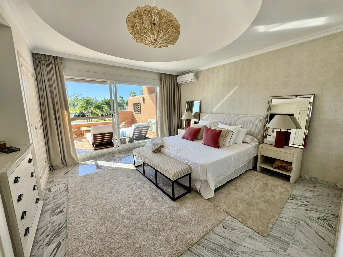 d9e10657-ba01-47d1-bb99-543fe467f90c