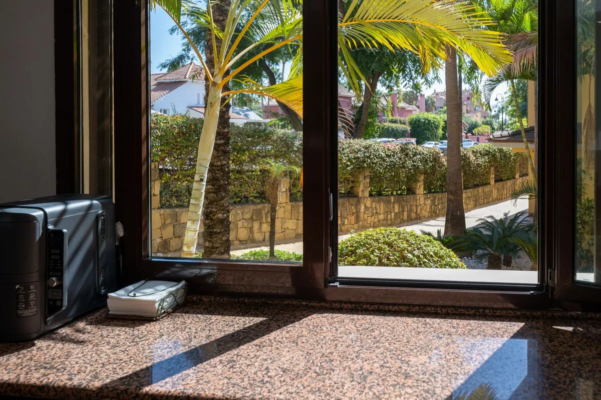 01e4a098-1696-42b9-8f3e-43209e8bf868