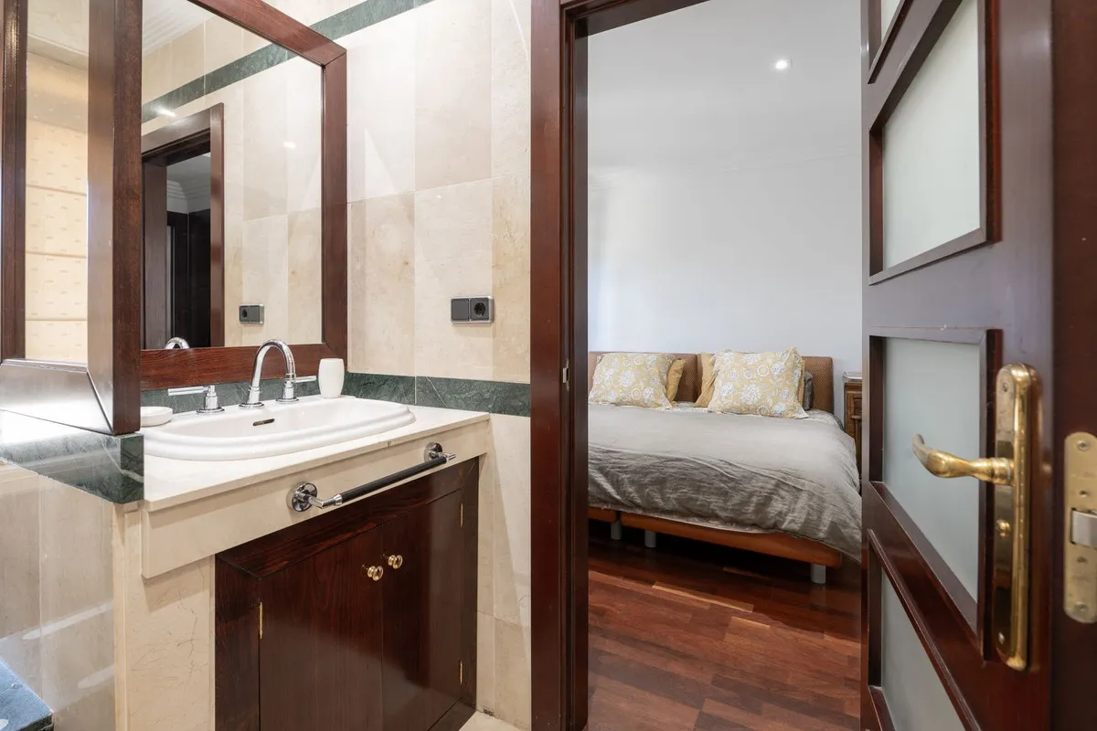 8da3ae33-ac3f-45e8-bf45-a0062bda0462