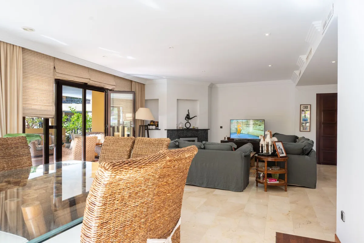 c221bb7e-c580-43c8-8ca3-5ea6568841f2