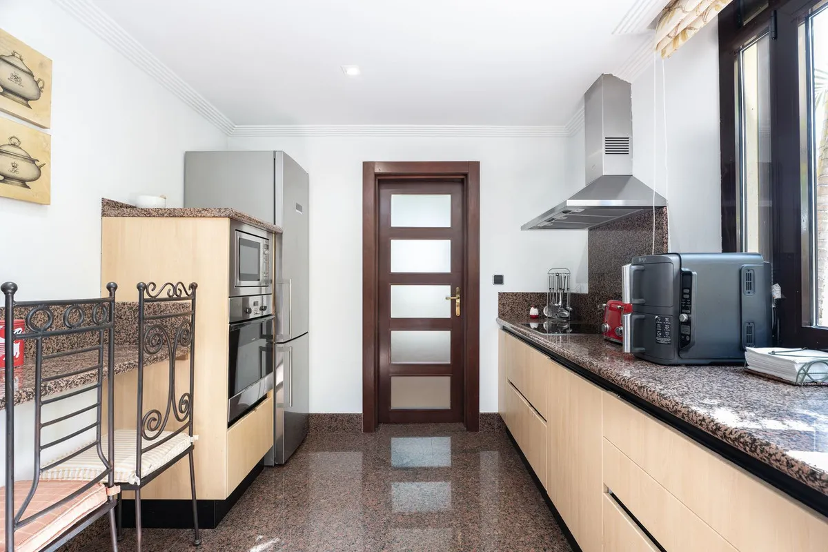 ef8731c2-9259-40df-8884-231368404bc6