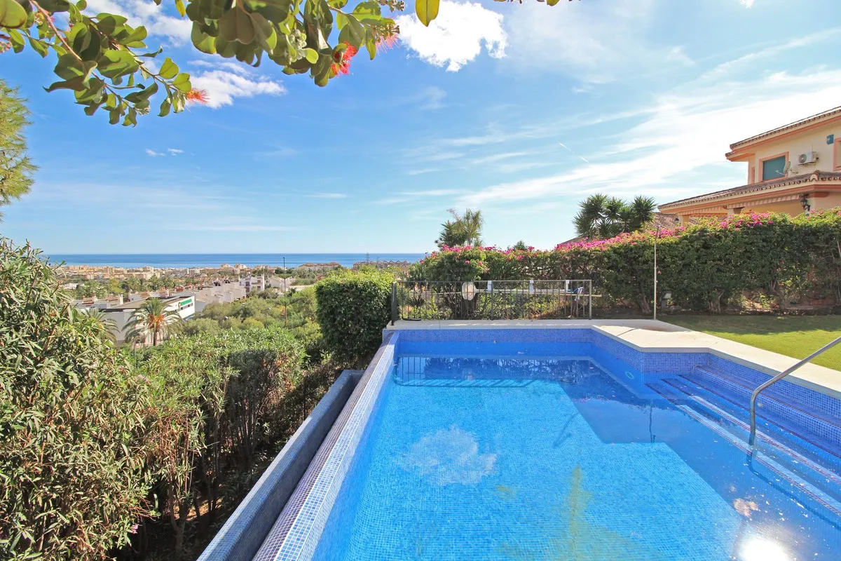 02cf6cdf-c5c7-4ef5-a395-23f0518fba74