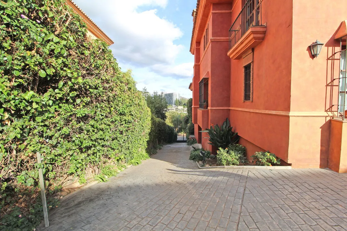 be91e5c6-37c5-42cb-9785-bb6c8872d57c