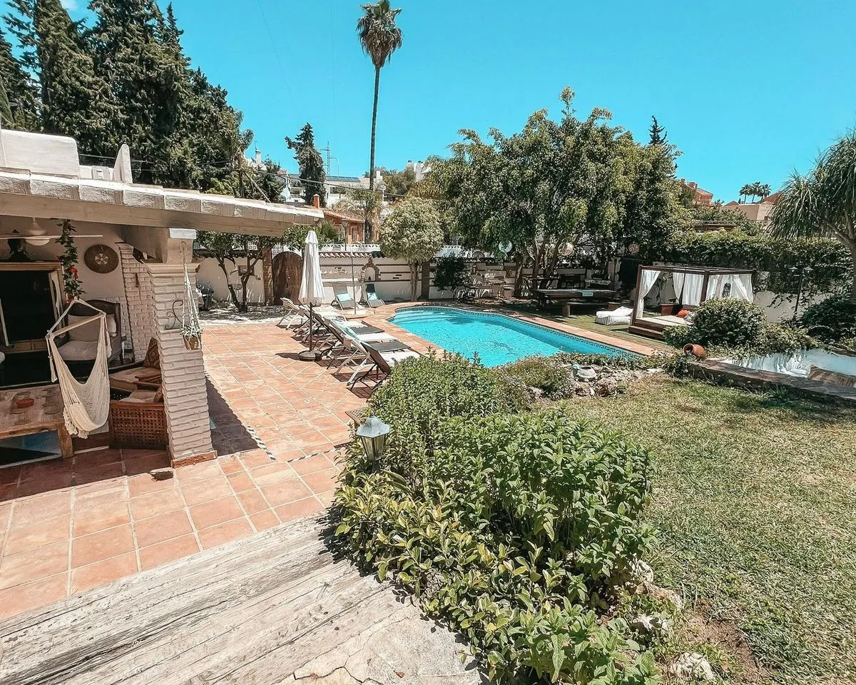 27bb2bc0-541a-48d5-9b18-eb95582d1b94