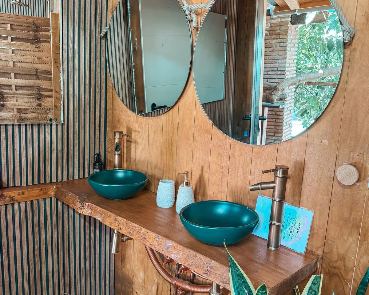 acbc283c-628e-40f9-972f-a531658a6a11