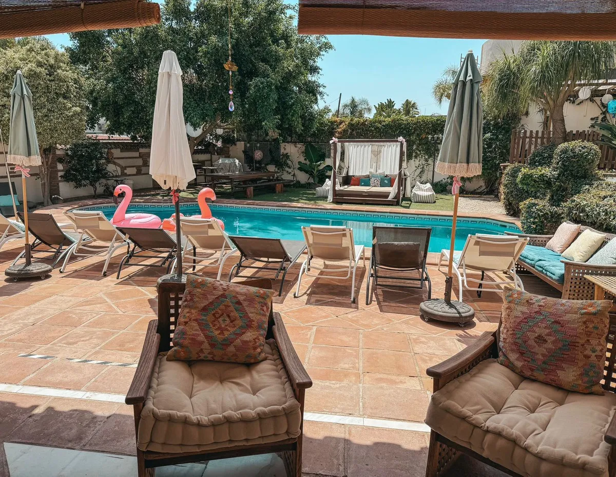 d8327d31-f5c0-4b03-b206-03146851e82a