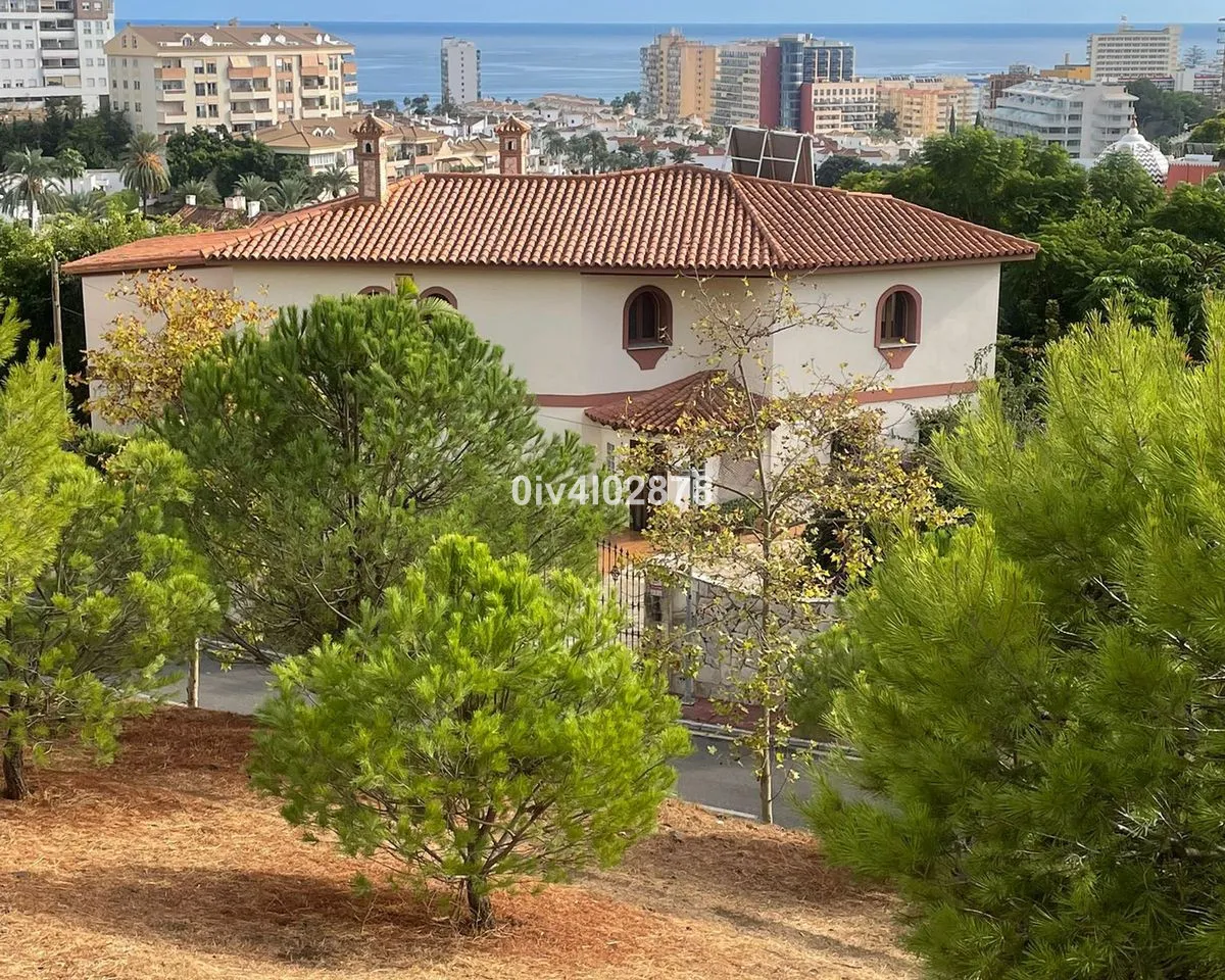 0dc247e4-a793-4d81-bb81-f35ab9a95d34