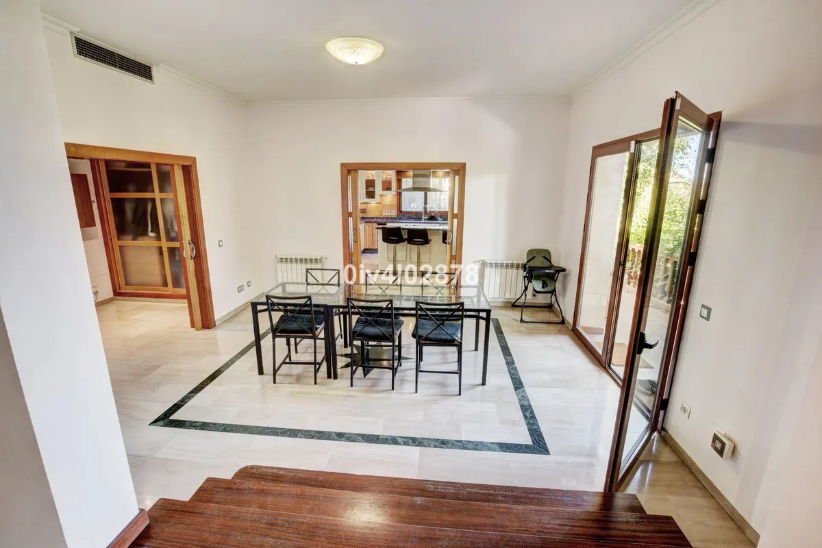 0e0c8651-5970-4551-ba5a-3dd9aec642eb