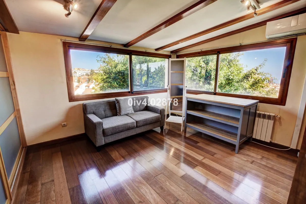 2a122a47-d8f5-4f42-9c4f-377bb36ab81e