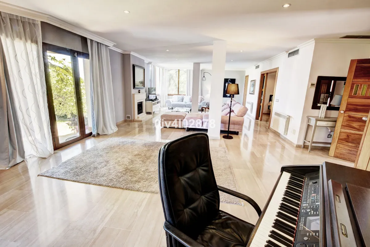 bbbe5590-2c01-4370-8fba-b6b16c24d68a