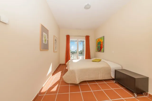 4e1c8100-f04f-4e55-abe9-02bf699bc34b