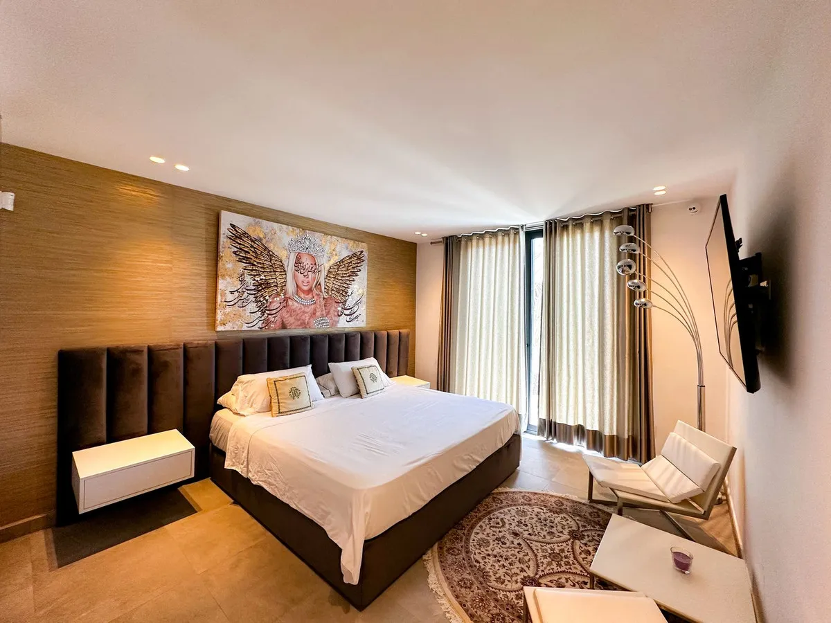 911c2b69-e821-4cbc-bedd-f55c78db405a