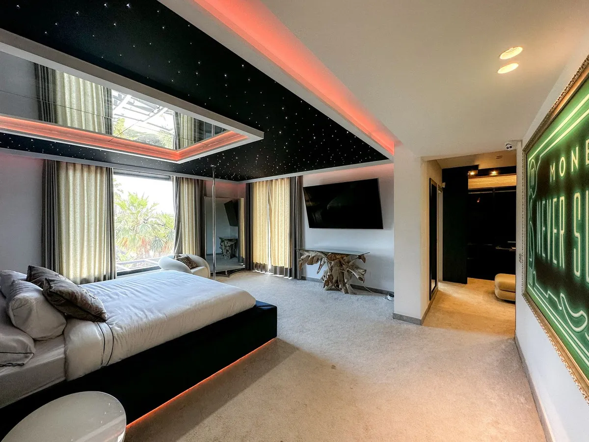 c1522bf5-c012-4e30-a867-75ca82fb853e