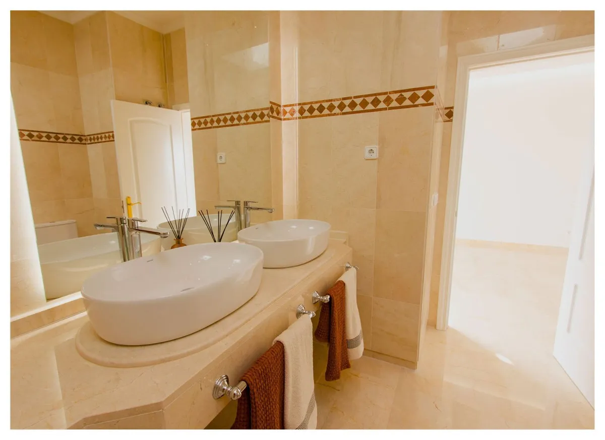 3ec0fc0d-b842-4449-b46d-70a873818659