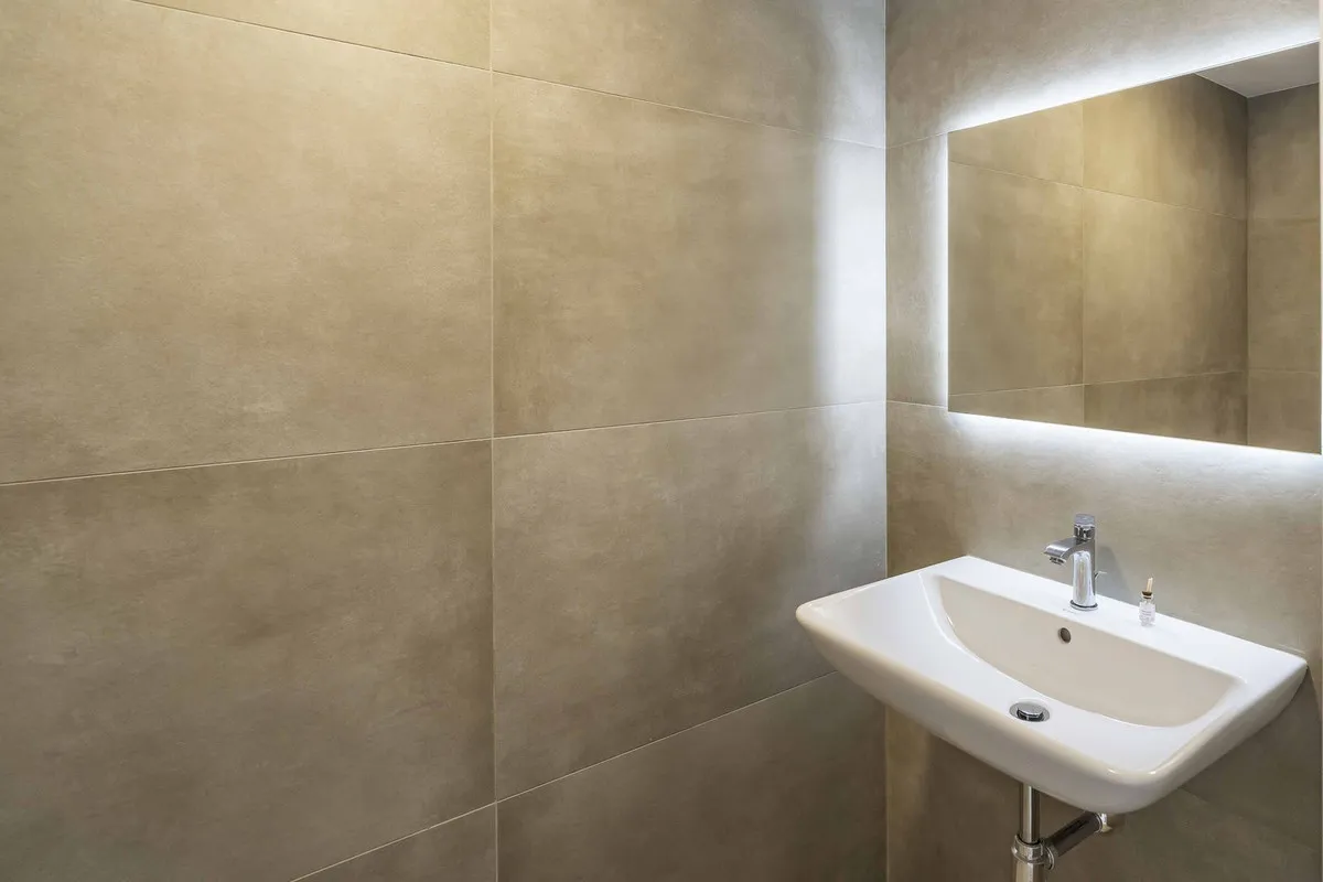 6deb9cea-3cf9-40aa-9797-8ada0e33c32a