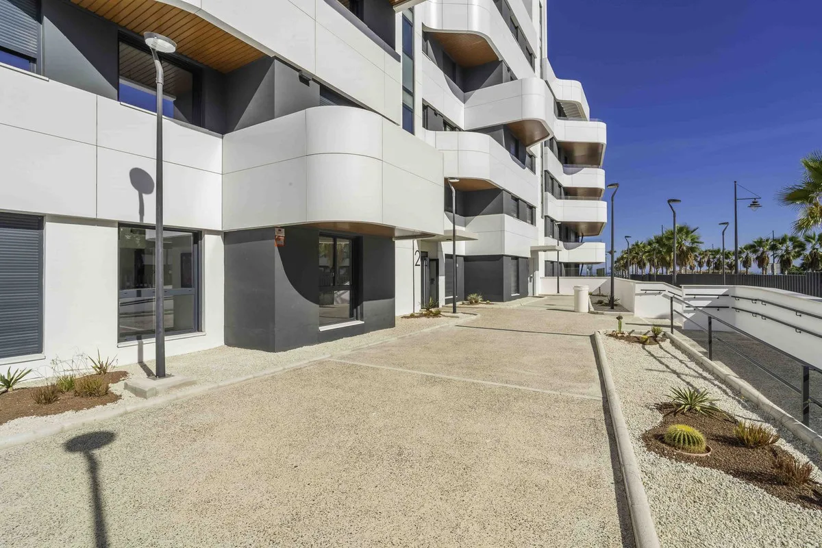 8be8ef5b-ed20-412a-b4e1-d1b3710bcdc7