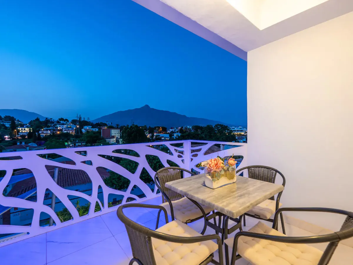 e12eabeb-5a54-4e95-a063-1653f311d674