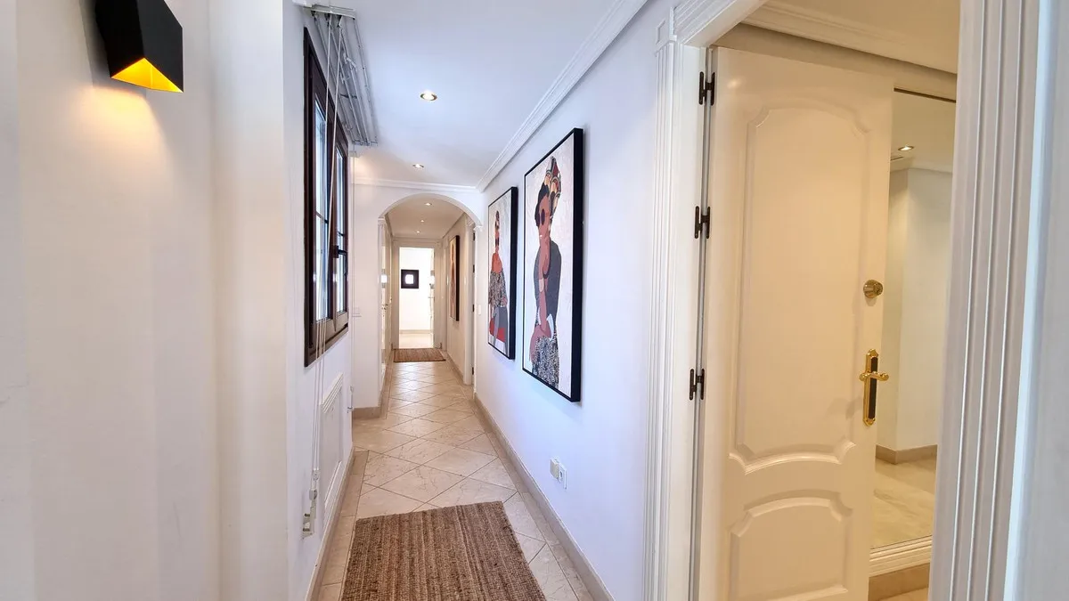 052fac4b-9283-4a5b-9b10-26fcea51d6ad