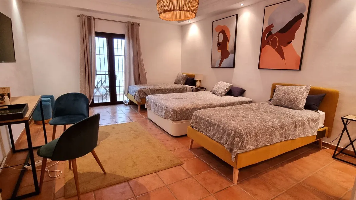 08f1b431-9afc-4381-97d2-120e8b2feffe