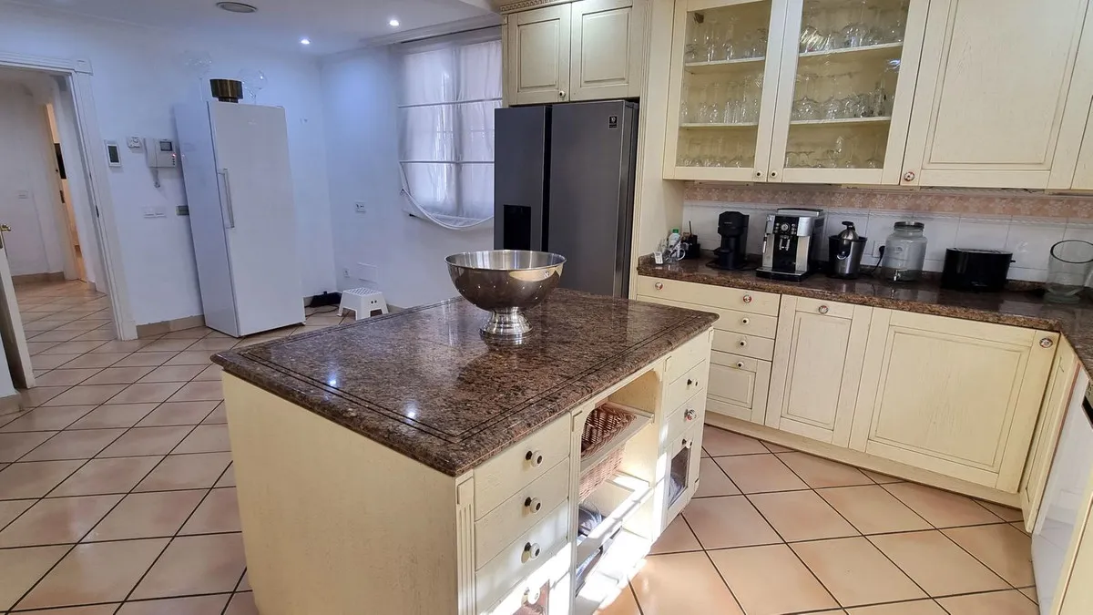 a643c674-9c9c-4c79-ba18-837e17dc455d