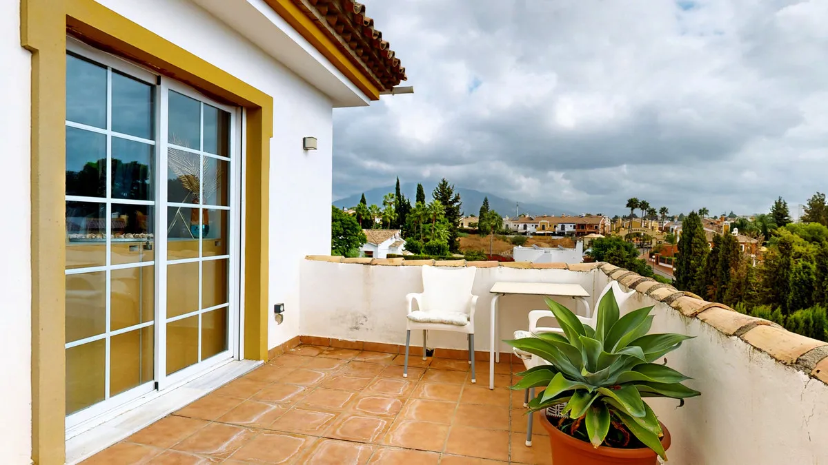 033fb70a-3313-49f3-bd4e-7f30ceb27304