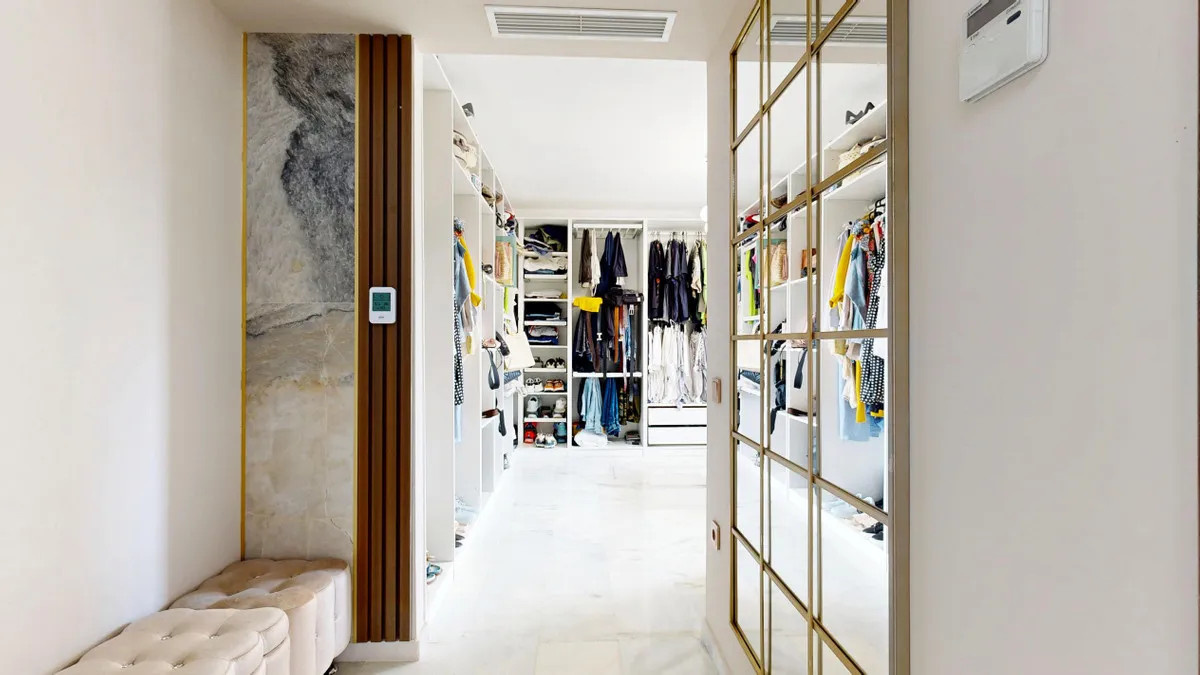 2067ded3-8aa0-4c79-80e5-dddcb66bcd7d