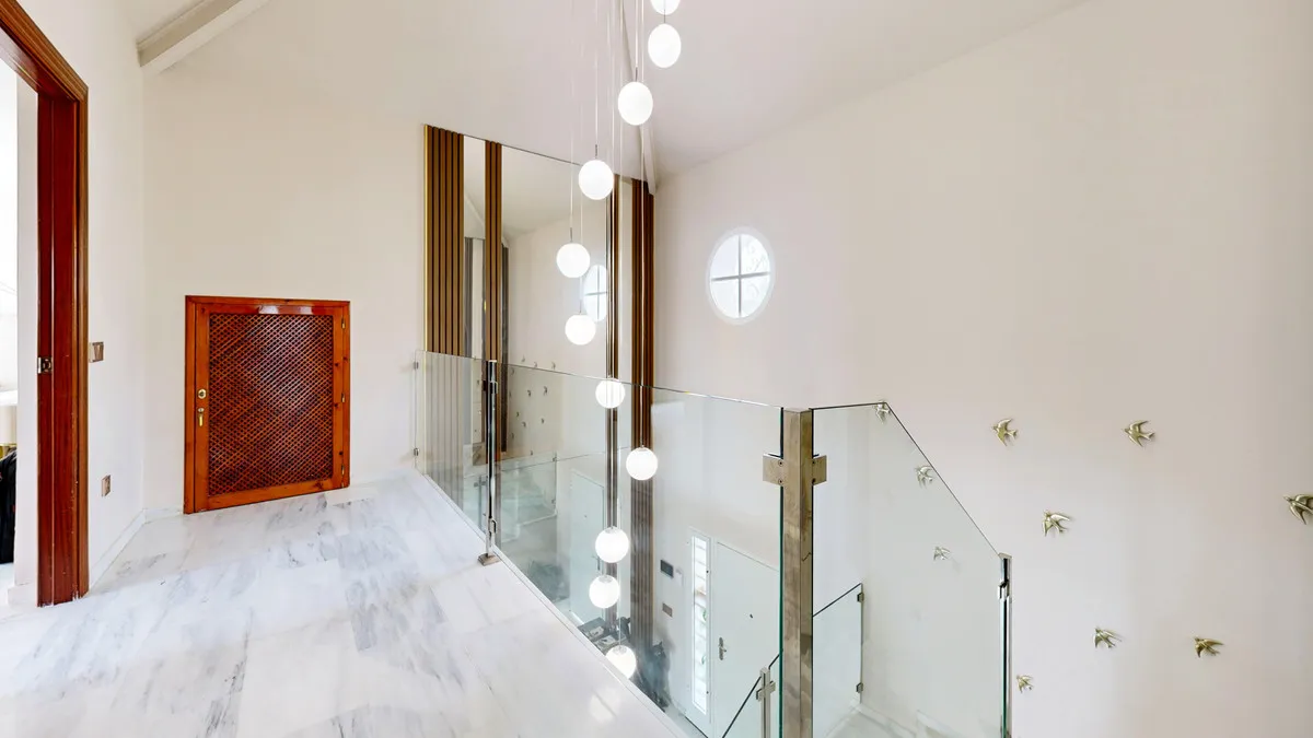 a9e06ec5-c237-4a45-be1d-fdf66dbd618e