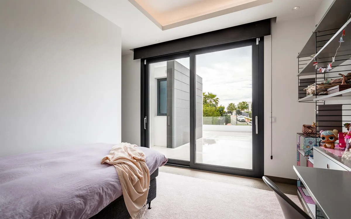 4d3179f2-12f0-4d6d-8f45-c47a67c1f118