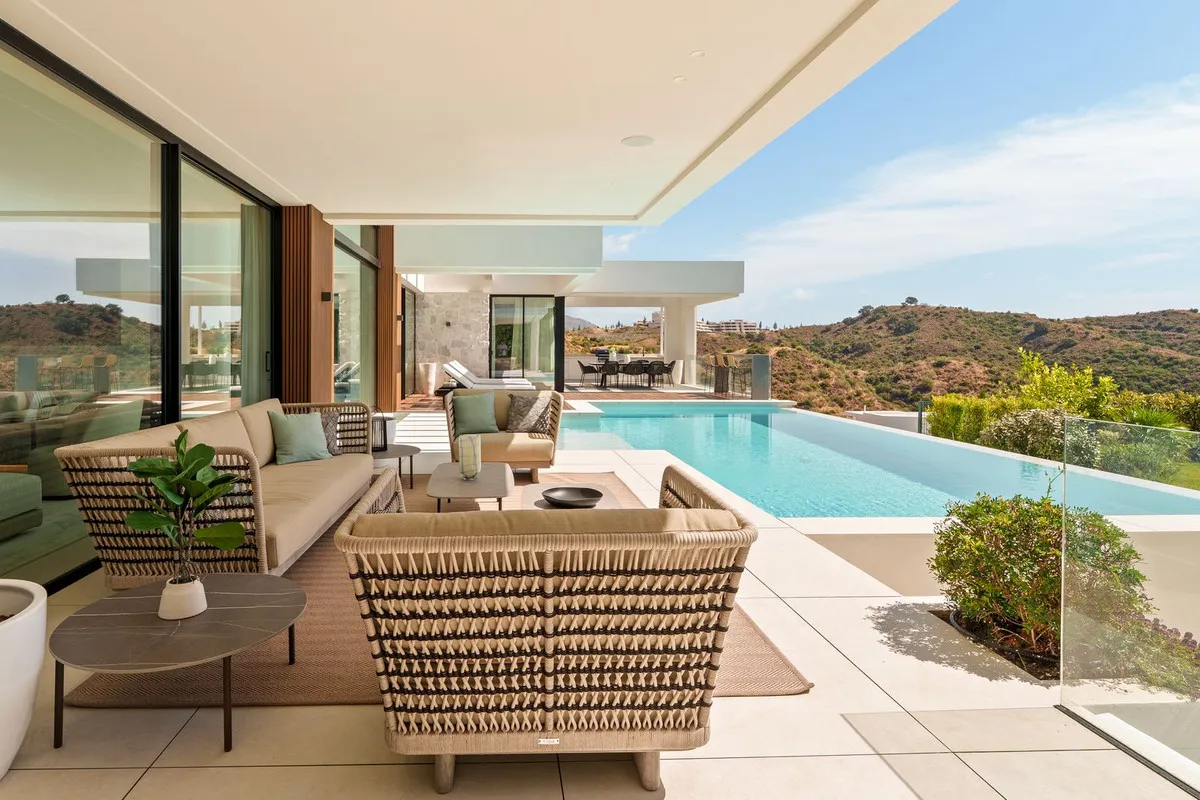 03f33456-0dbe-47e4-918b-0e7760781823