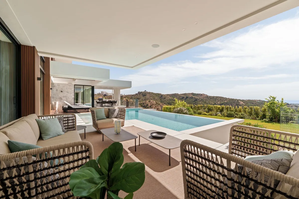 089ca643-6f0a-42e8-b93c-2c7dc15919f4