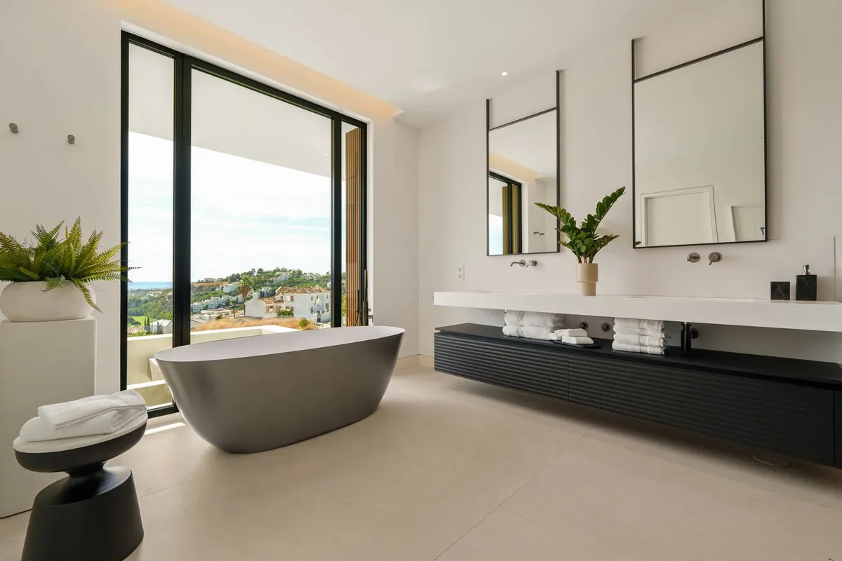 2ca976e7-2a77-437b-9d78-24ffd00a0504