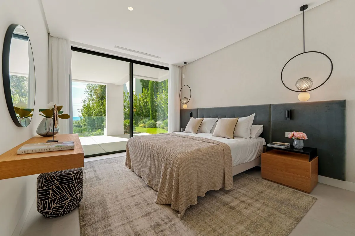 e363ec2c-8e6e-4b98-bc2b-4fb3ffb97b2b