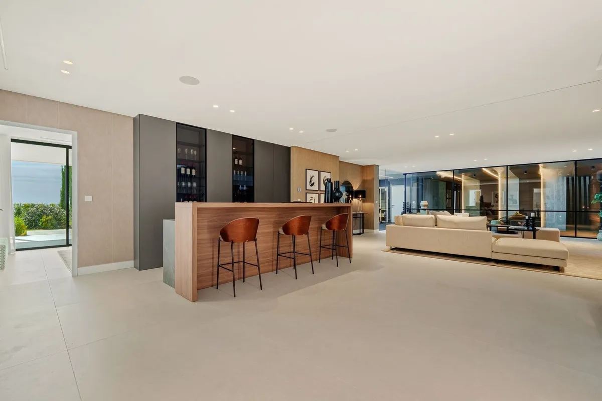 ebd2e8de-8624-46e2-a198-727092097b79