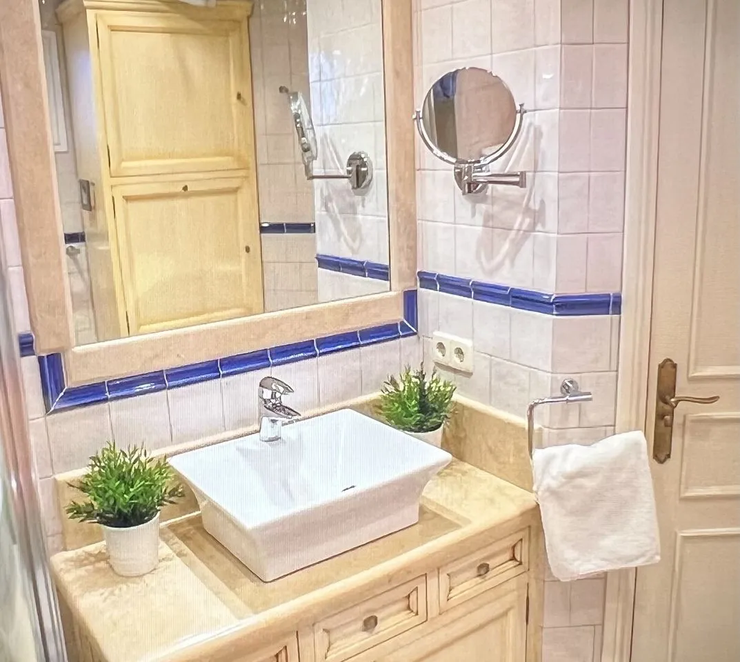 d6125de9-b65f-4c75-bd51-21d01cb6c03f