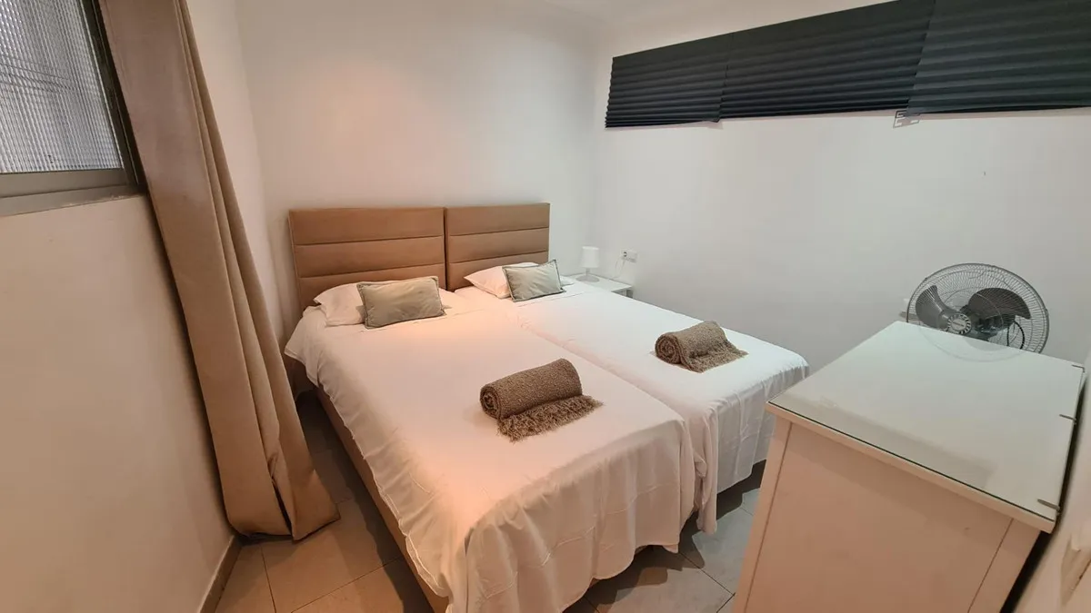 998c47a6-8e01-4d3f-b2d4-b4fe0e2587f8