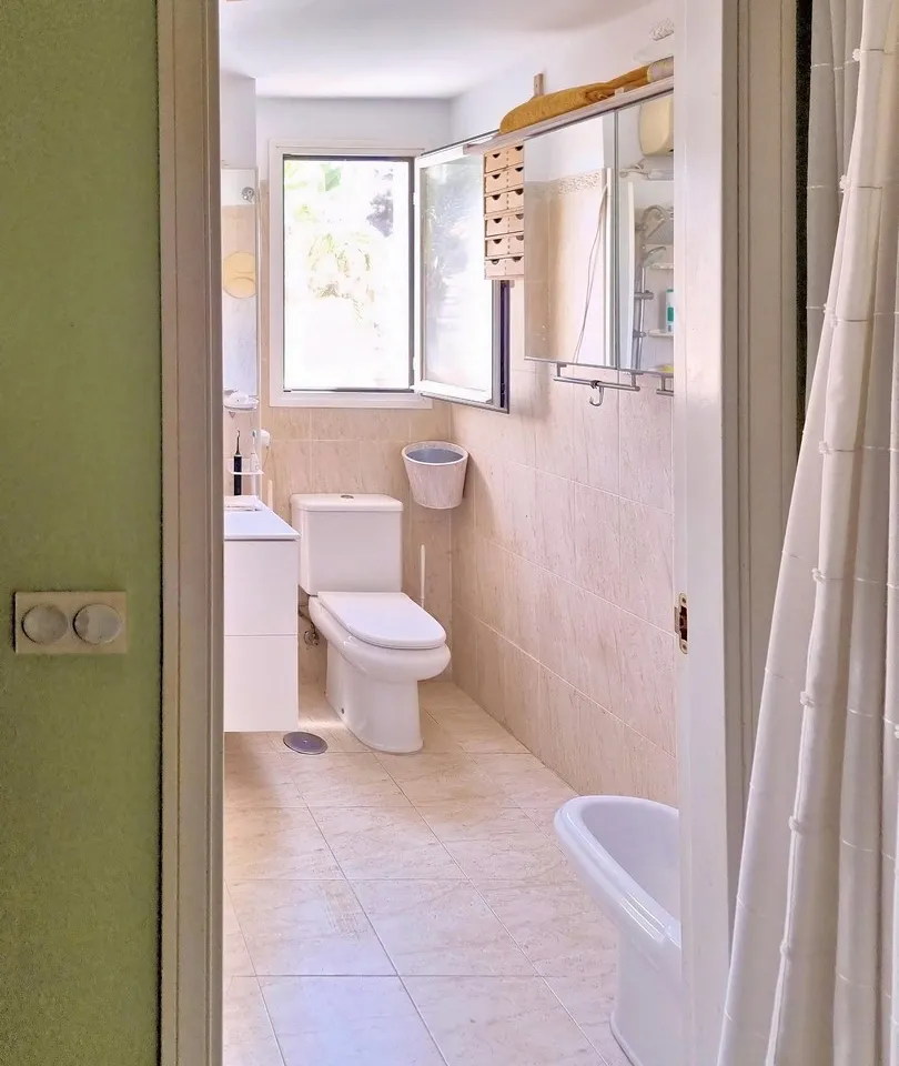 1192b072-2bdb-460a-be03-fdc17ee18f3a