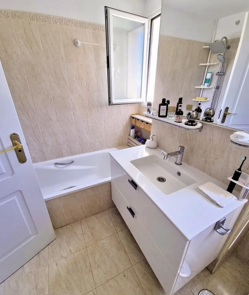 c805da2b-8b99-41e4-94b5-7aefac18e7c3