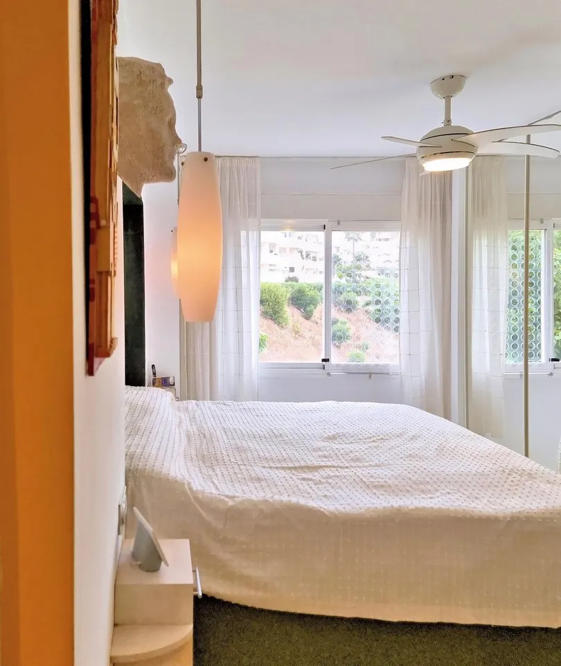 e6074c17-34e5-47ae-9085-8b1d558ce068