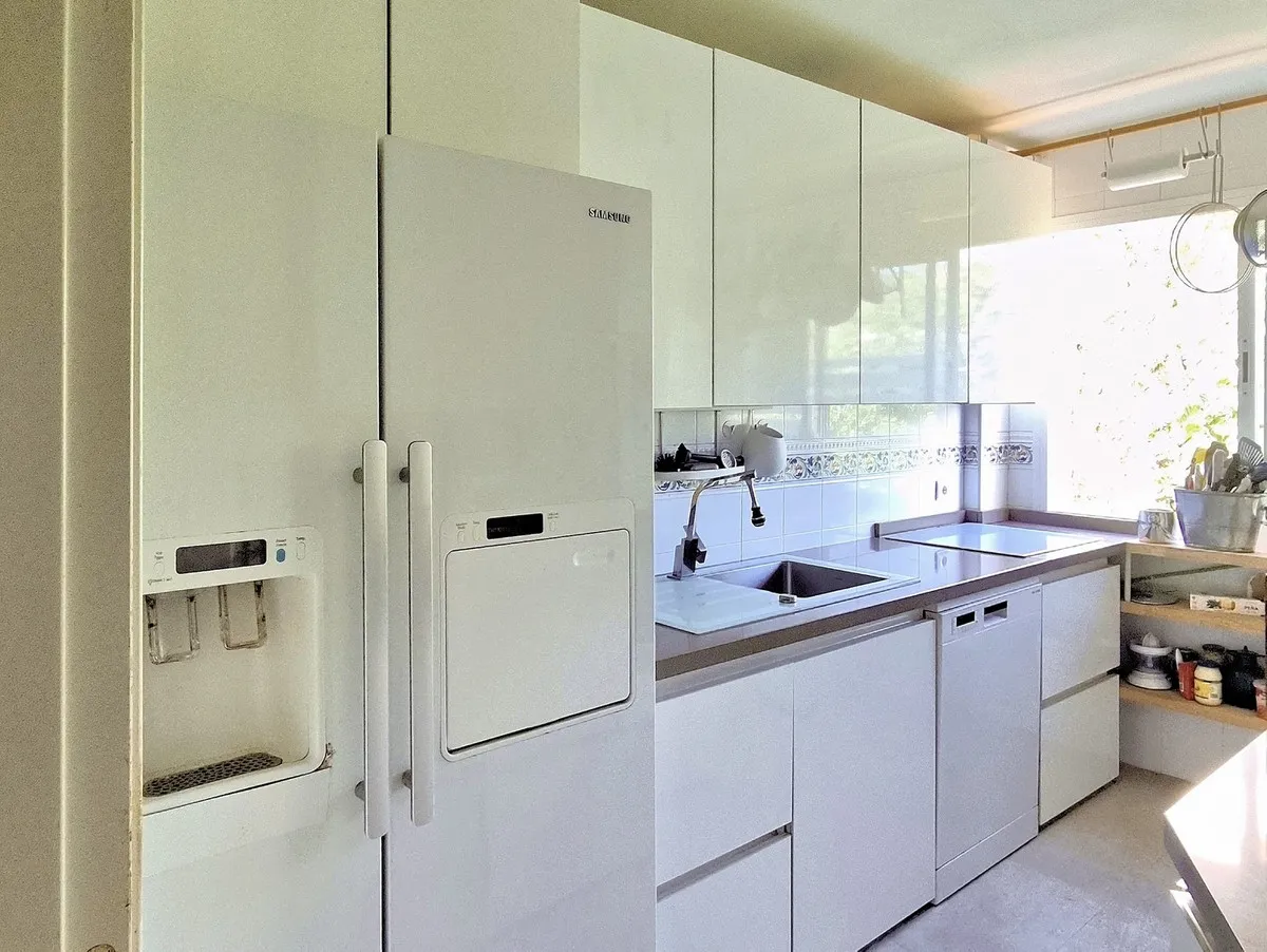 fb400cd5-0bf4-48e4-b783-365b52777411